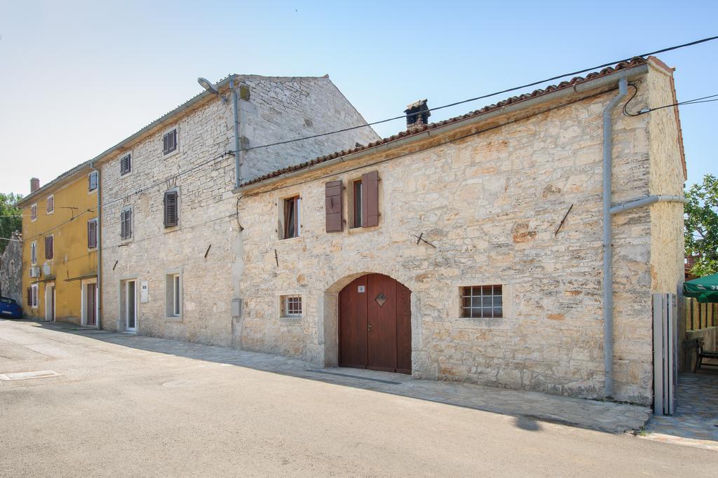 Apartments Borgo 8 Tar-Vabriga Exteriör bild